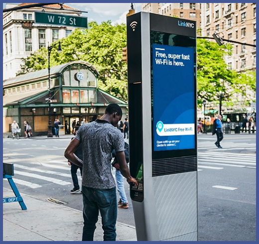 Neoyorquinos apoyan la llegada de postes inteligentes Link5G a sus comunidades